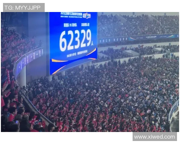 足球放映盛宴：与球迷共享激情瞬间的精彩赛事回顾与分析