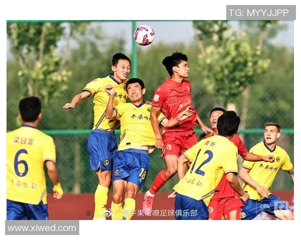 足球骁将的传奇之路：从青涩少年到绿茵场上的英雄崛起